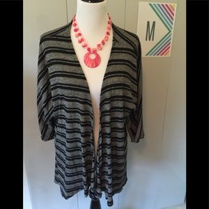NWT LuLaRoe Lindsay grey black stripes  Medium